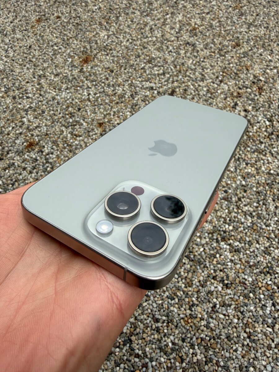 IPhone 15 pro max - baterie 100% - 8