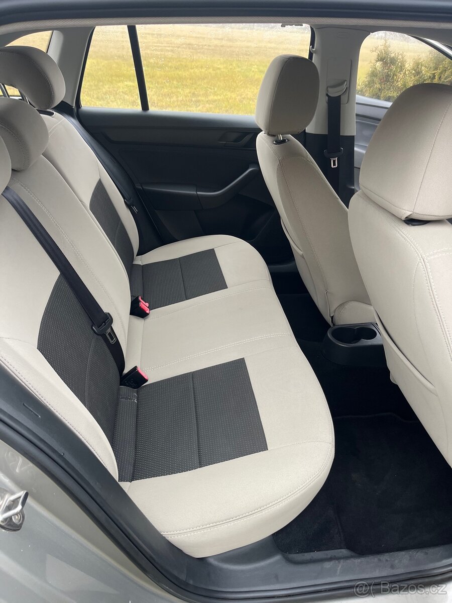 Škoda rapid spaceback 1.6 TDi 66 kW - 8