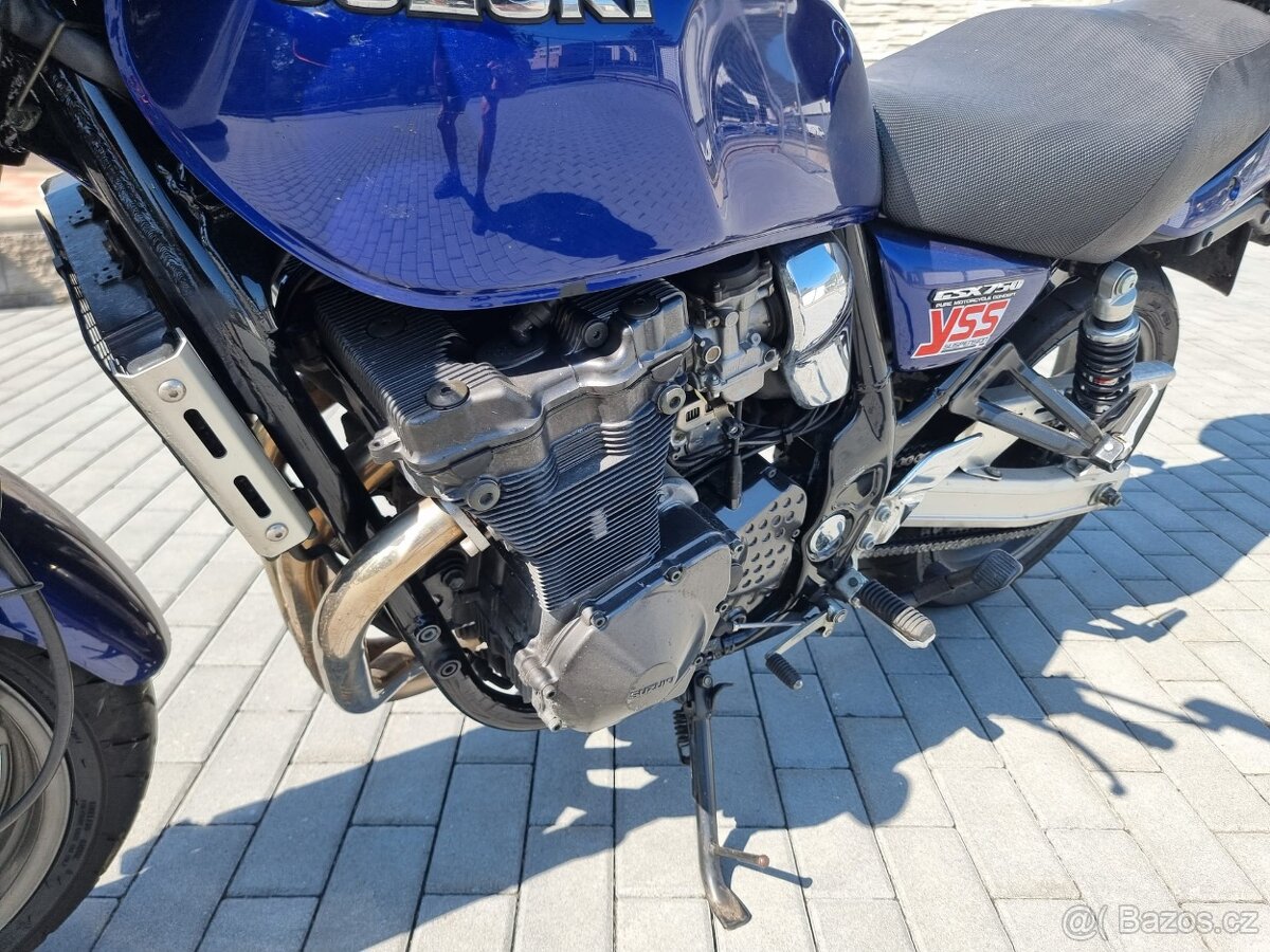 Suzuki Inazuma 750 - 8