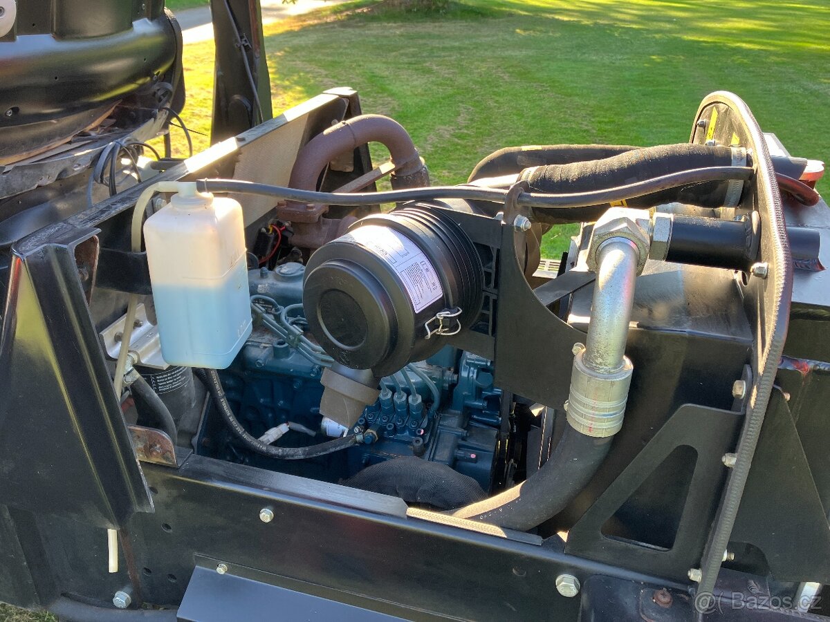 Jacobsen 305 nové pneu - 8