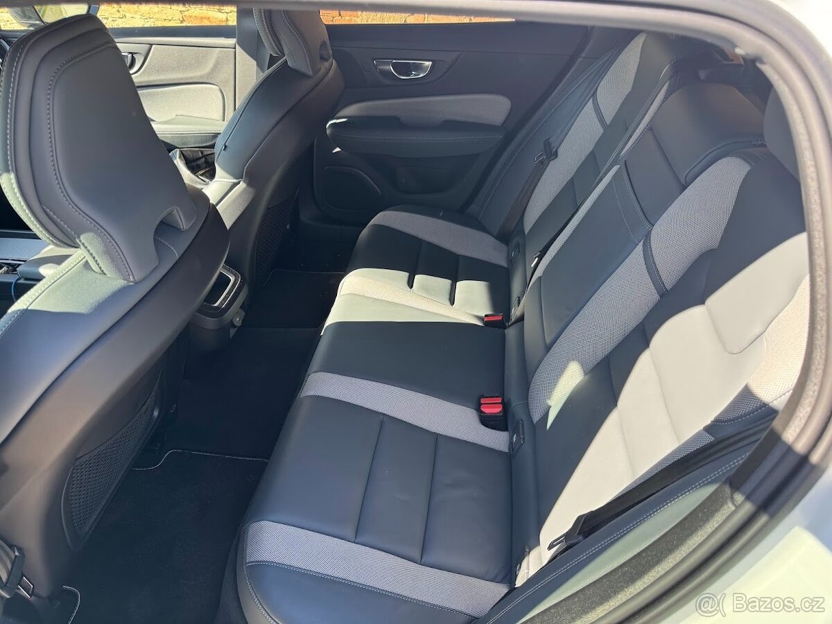 VOLVO V60 B5 R-DESIGN 184kW Auto 2021 - 8