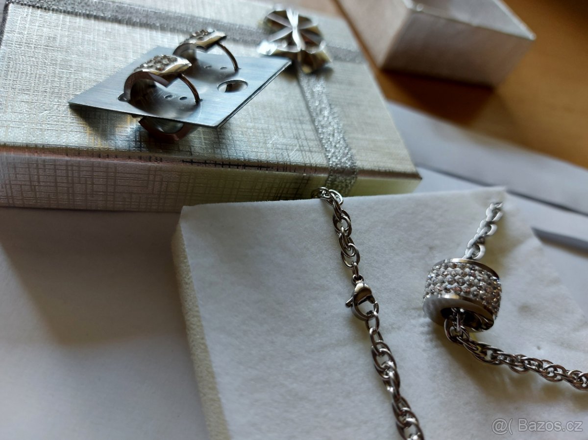Stříbrný set řetízek, přívěsek, náušnice ve tvaru válečku... - 8