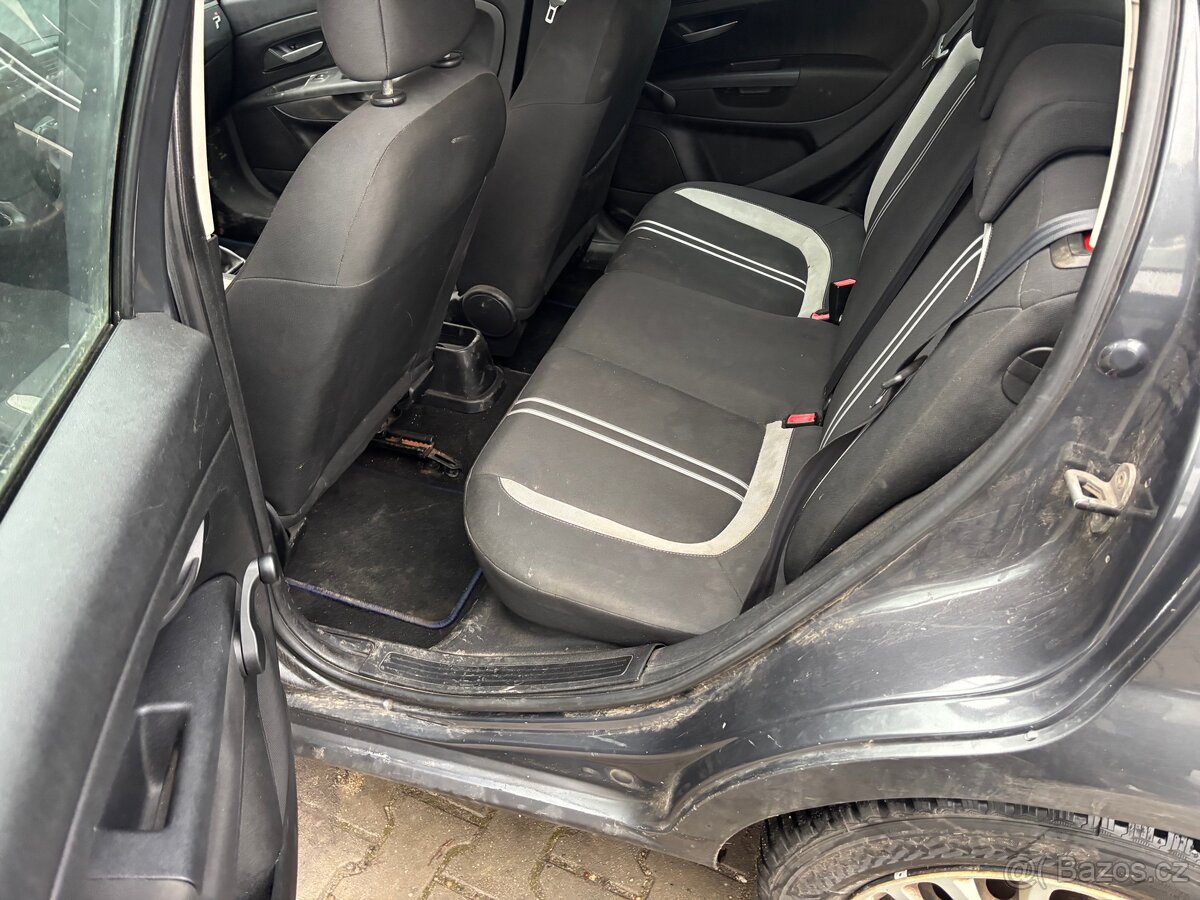 Fiat Grande 1,4 i. 57 Kw 5 dv - 8