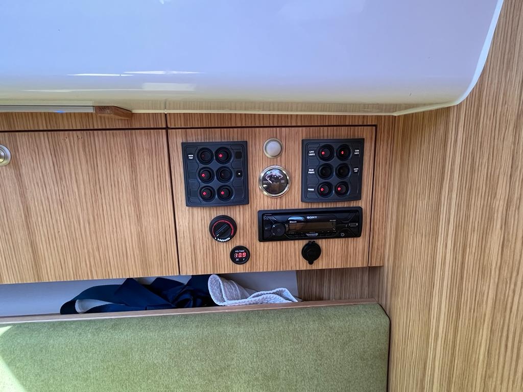 POUŽITÁ loď Laguna700 Cruiser r.v.2023+Mercury F30 - 8