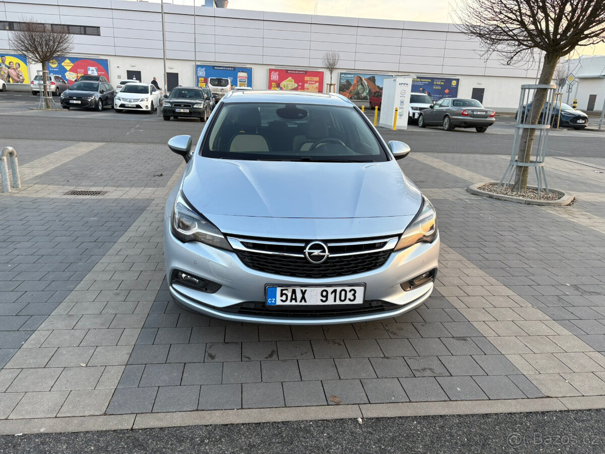 Opel Astra Sports Tourer+ 12/2016 - plná výbava - 8