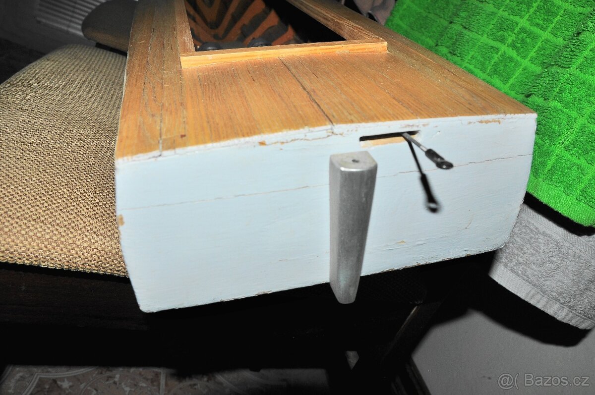 MODEL DŘEVĚNÉ LODI S MATERIÁLEM, DVA MOTORY, SERVO - 8