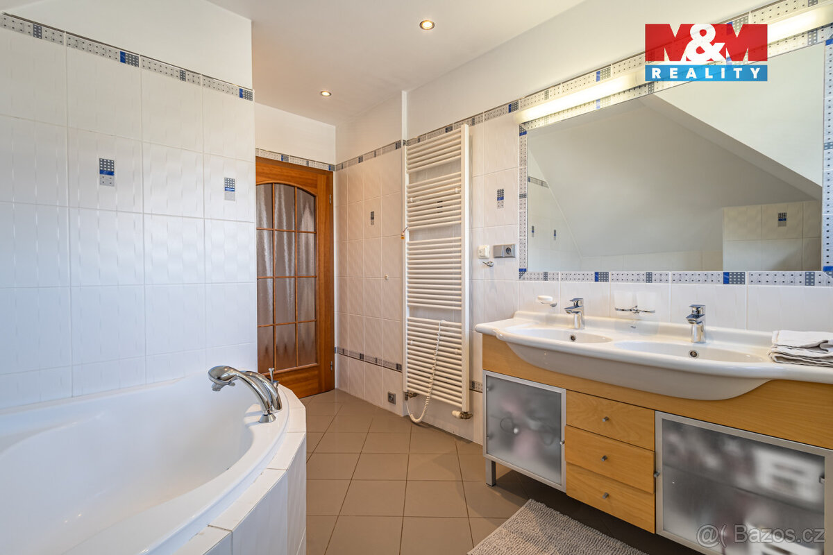 Prodej rodinného domu, 180m², Veltrusy, ul. U Stadionu - 8