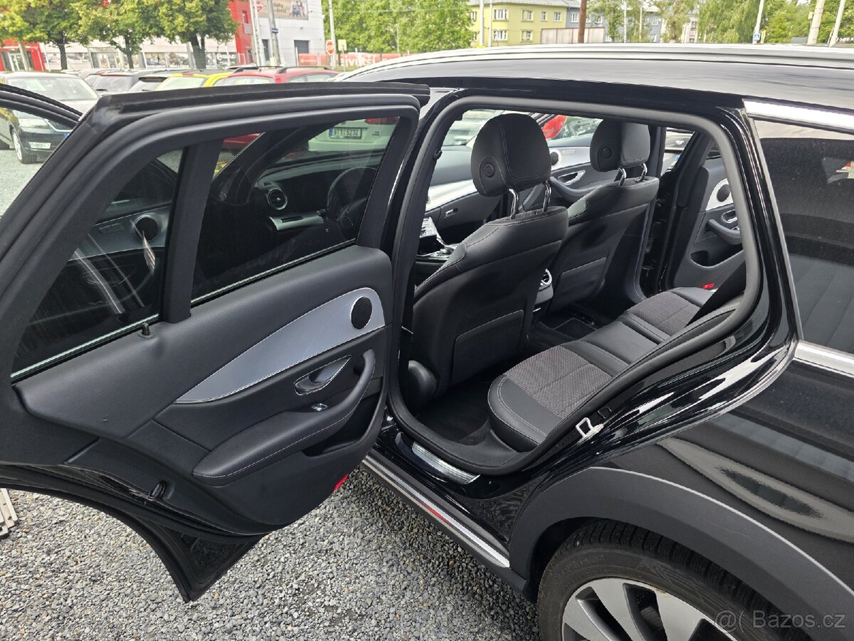 Mercedes-Benz Třídy E 220CDI 4-MATIC - 8