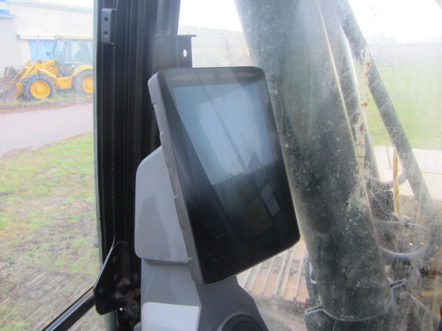 Pásové rypadlo CATERPILLAR 320 - 8