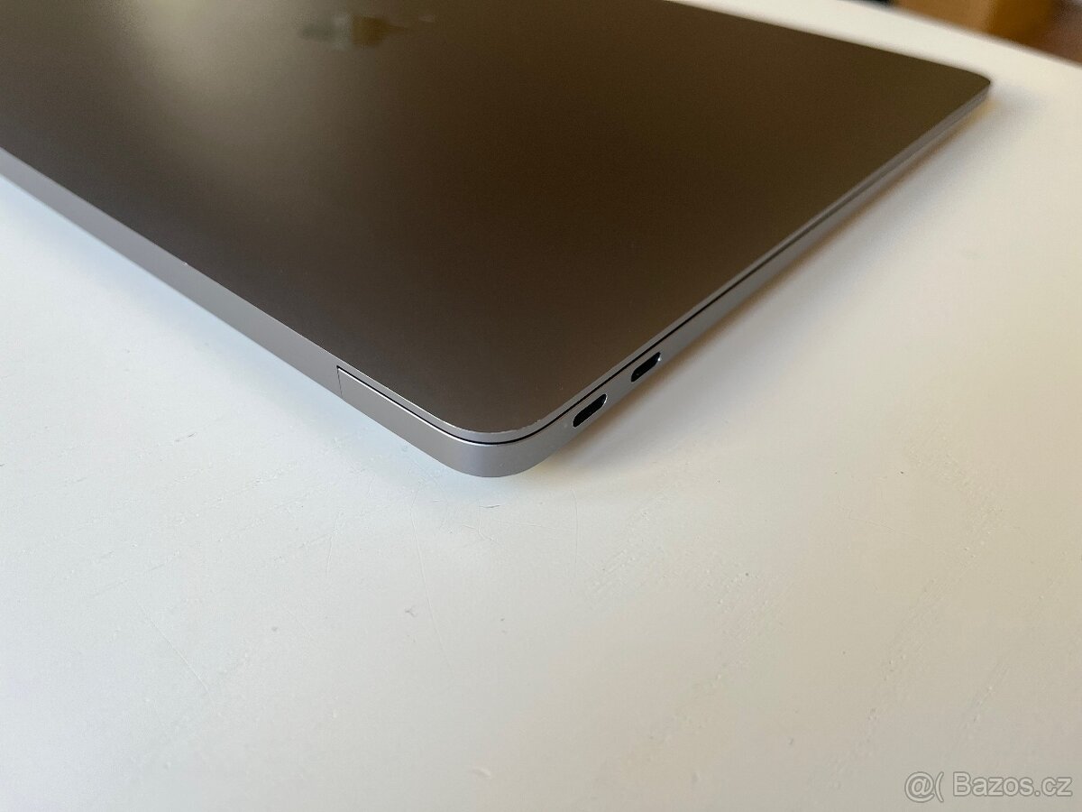 MacBook Air 13'' - M1 / 8 GB RAM / 256 GB - 8