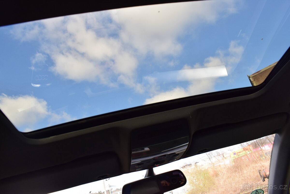 Audi A4 2,0 TDi S-LINE,PO SERVISU - 8