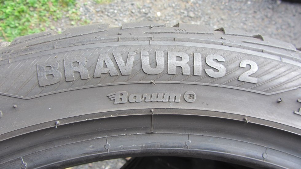 Letní pneu 245/40/18 Barum - 8