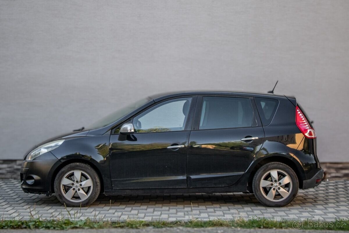 Renault Mégane Scénic 3 96kW MT/6 2011 Nova STK - 8
