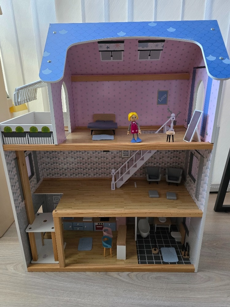 Dřevěný domeček pro panenky - 8