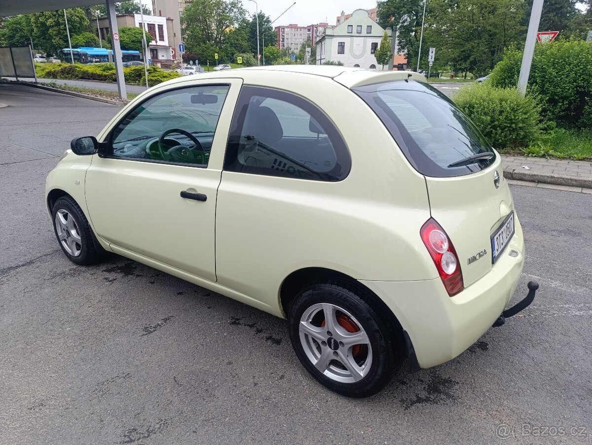 Nissan Micra 1.0i - 8