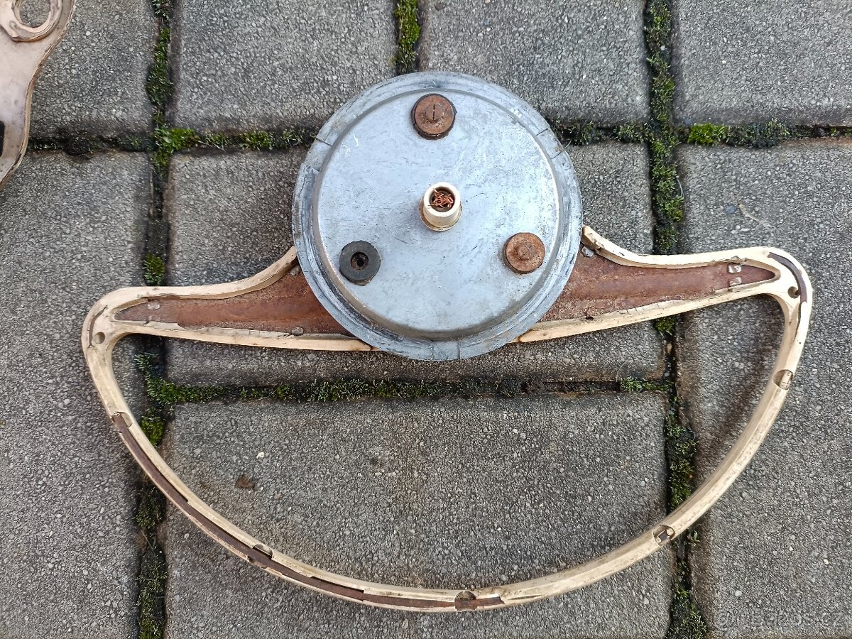 ND na automobil Škoda 1201 sedan aj.? přístrojovka lišta - 8