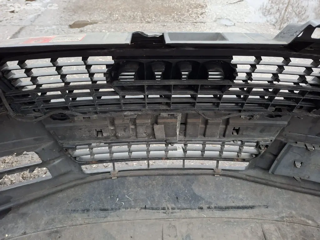 Přední nárazník Audi A4B7 černý - 8