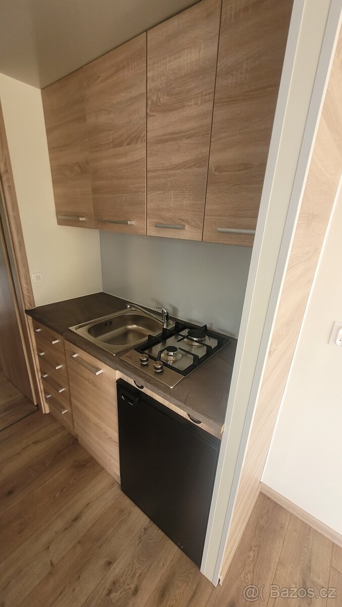 Hausbot 9,3 x 3 New - 8