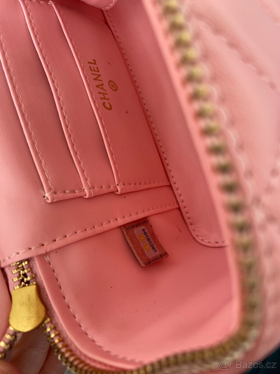 Kožená crossbody kabelka Chanel Vanity - 8