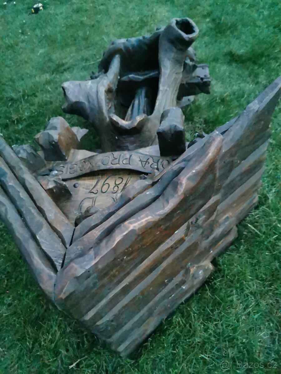 Dřevěná kaplička. - 8