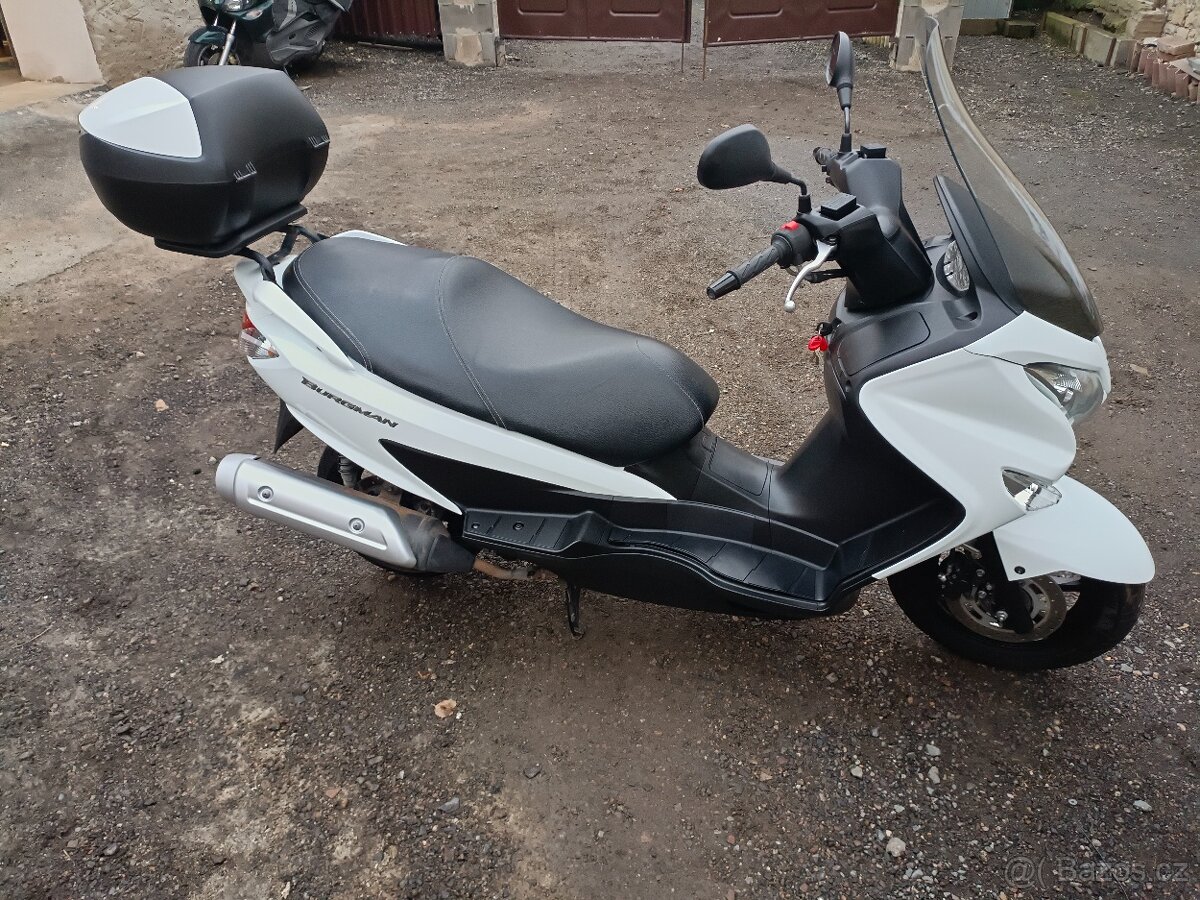 Suzuki Burgman 125i ABS rv. 2019 Cz doklady v ceně - 8