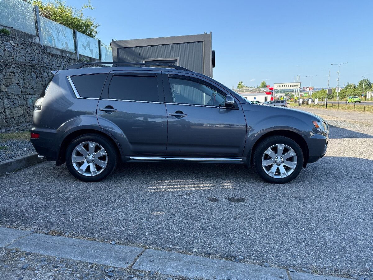 Mitsubishi Outlander XL 2011 - 8