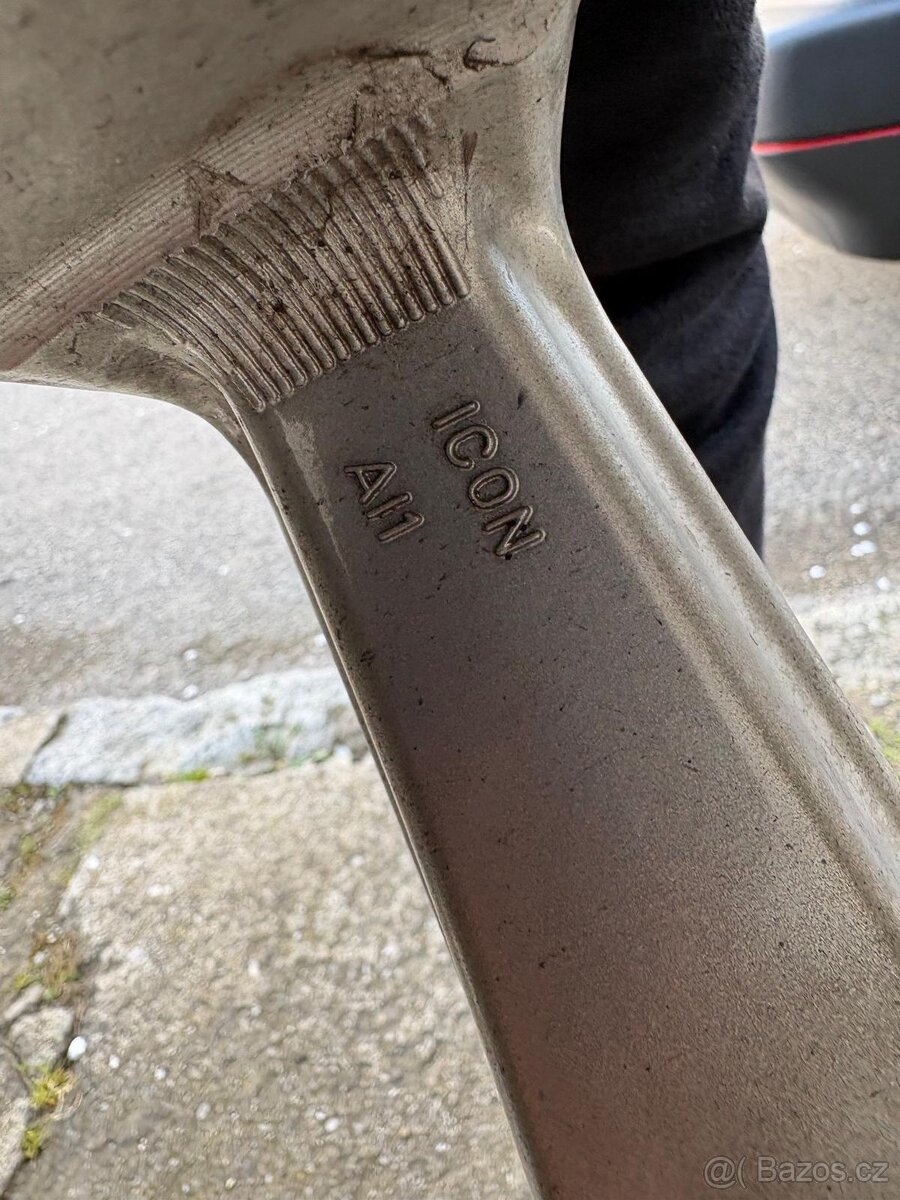 Alu. kola obuté 4x100 215/35 R18 - 8