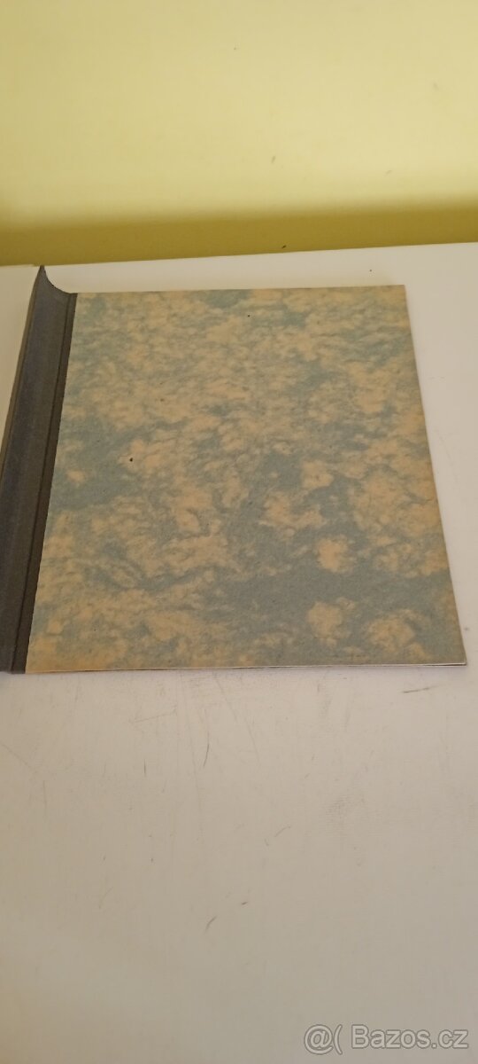 Prázdné albumy na známky - 8