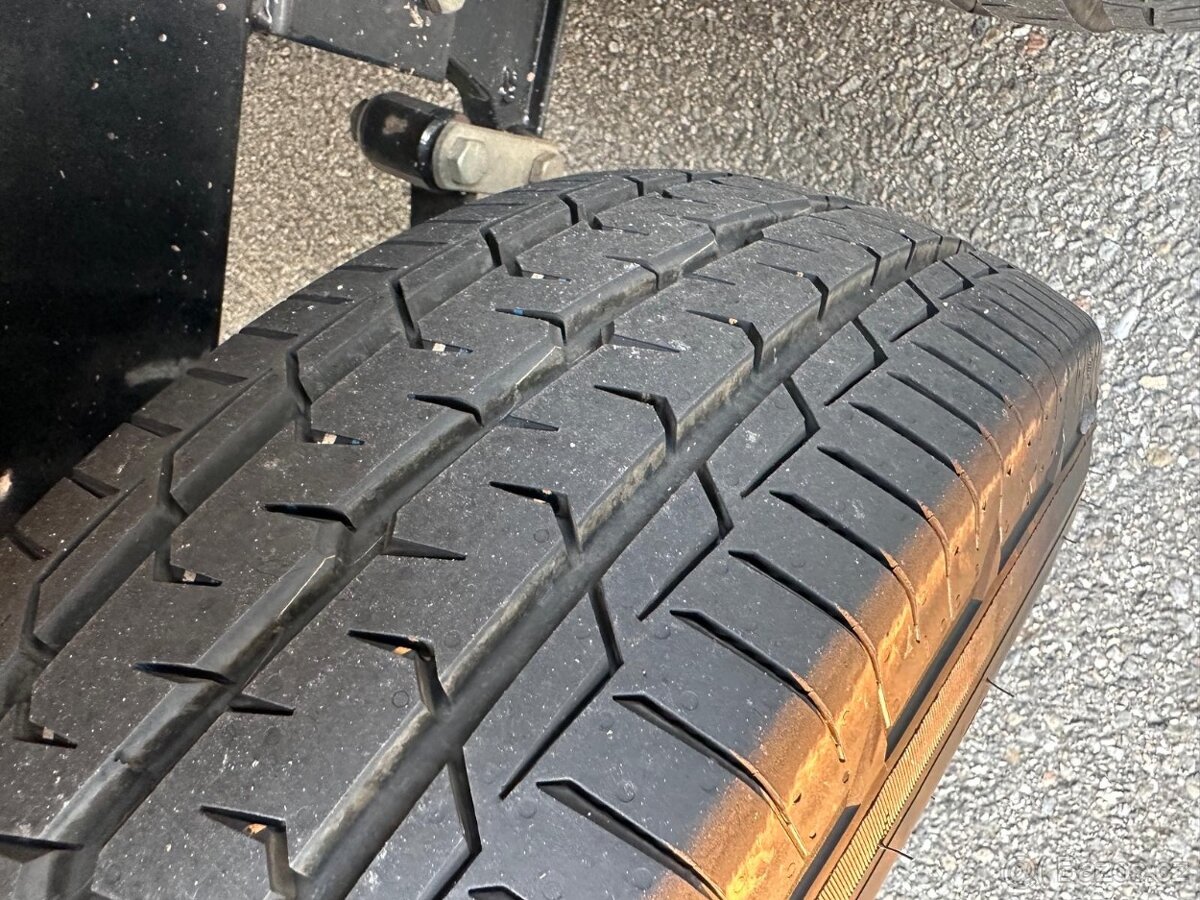 Kajutová loď CROWNLINE 250 CR - 8