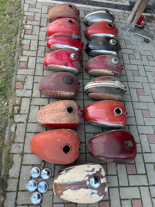 Predám NÁDRŽ JAWA 250 350 panelka s bočnými krytmi - 8