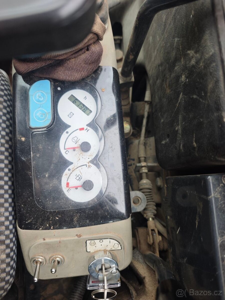 Pásový minibagr Komatsu PC27MR-2 - 8