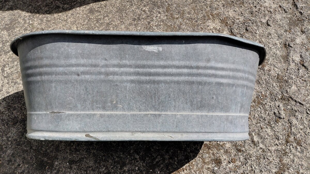 Tři pozinkované vany - 8