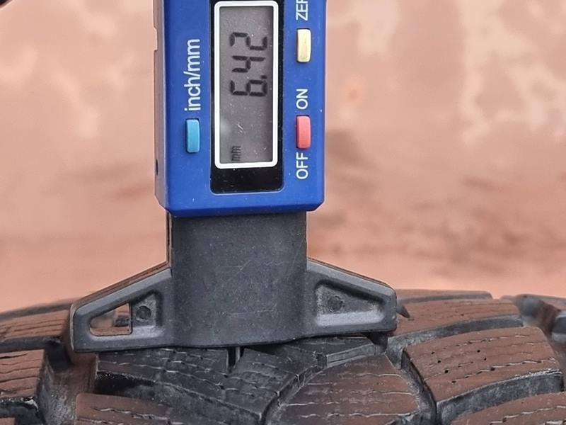 Zimní Goodyear 102H 225/65/17 - 8