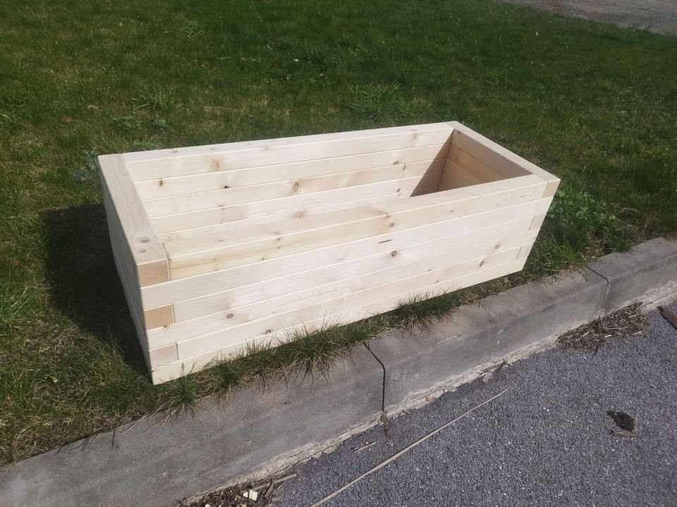 Vyvýšené záhony z masivu - 8