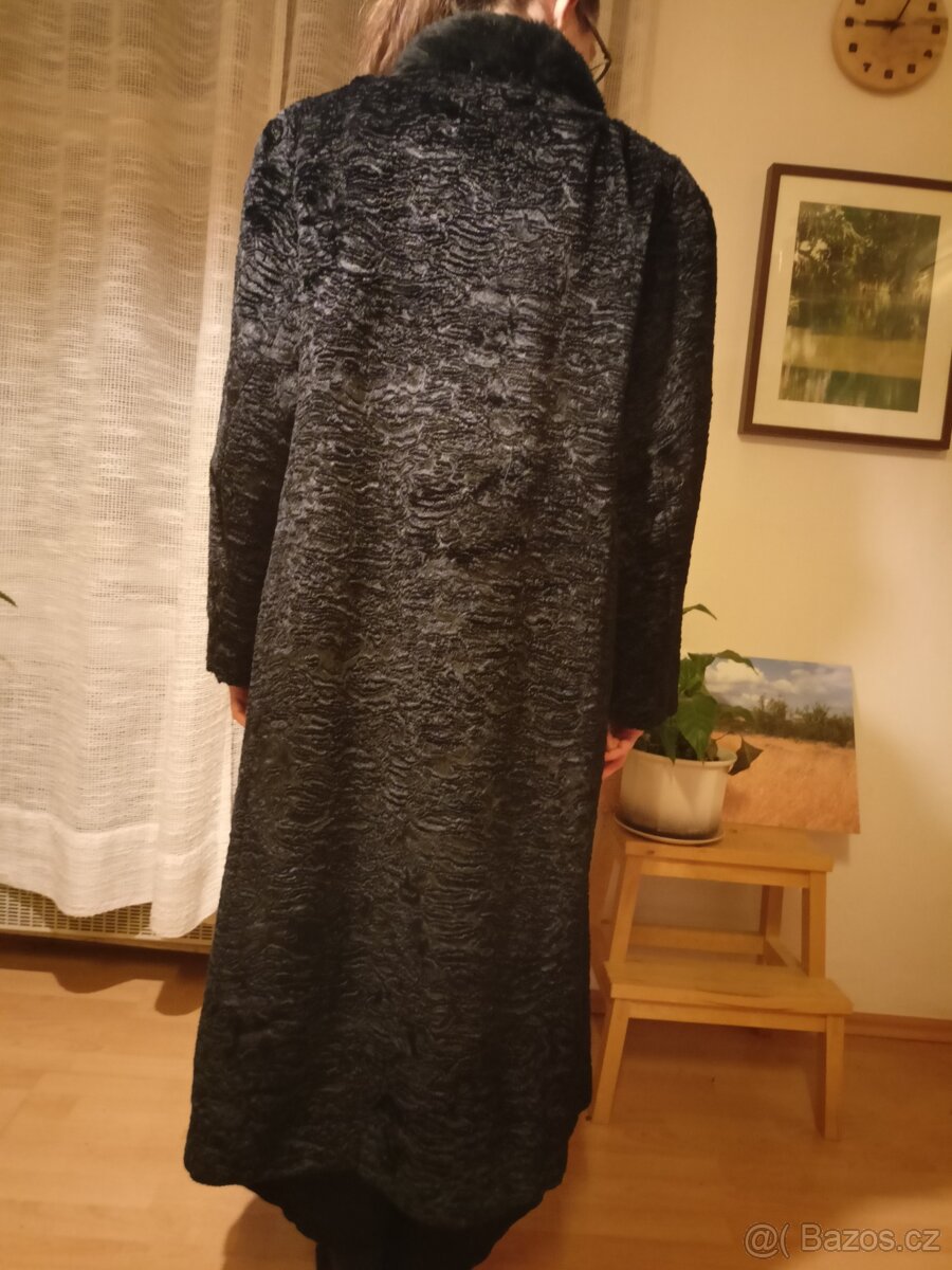 Kožešinový černý kabát - 8