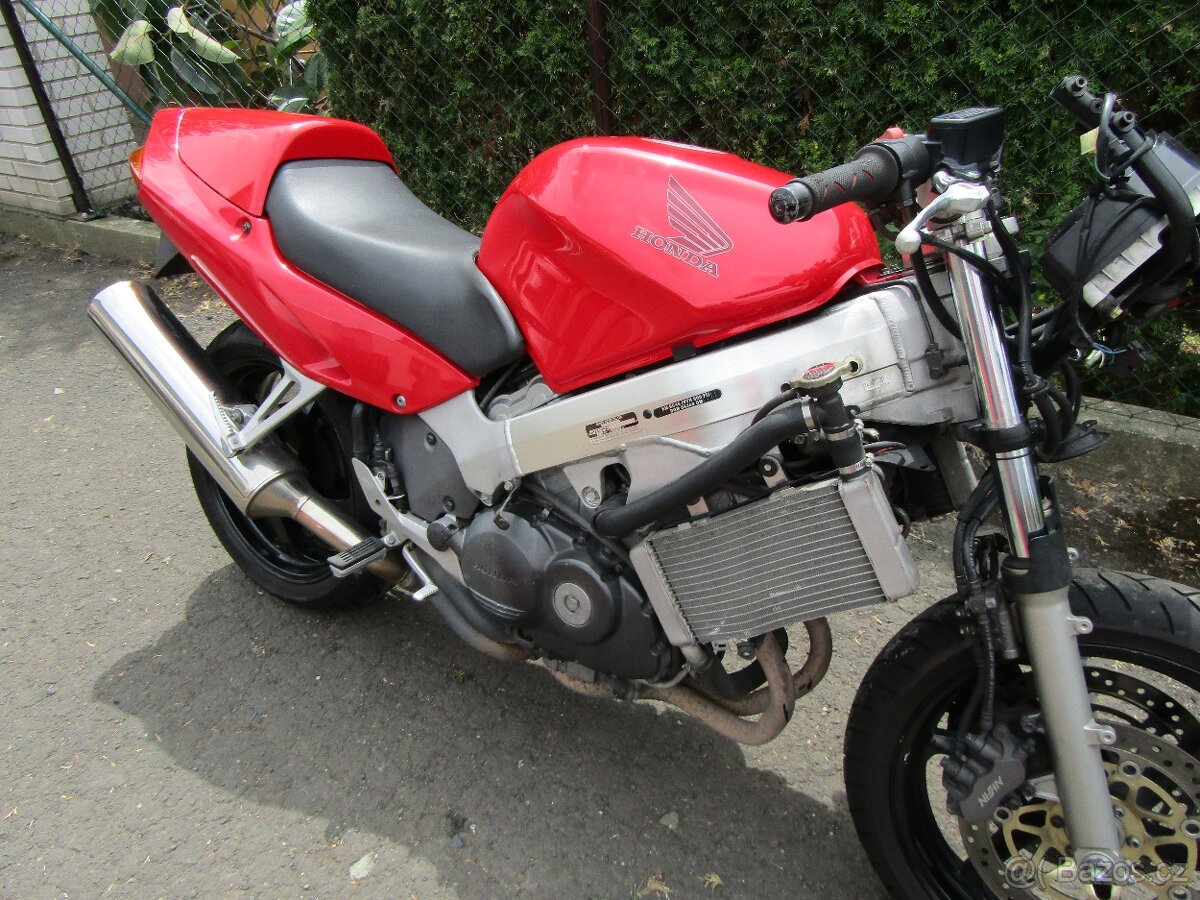 Honda VFR 800 - 8