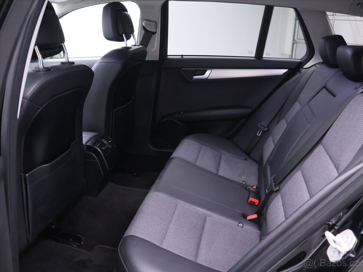 Mercedes-Benz Třídy C 2,1 220CDI 125kW Aut.klima Xenon (2014 - 8