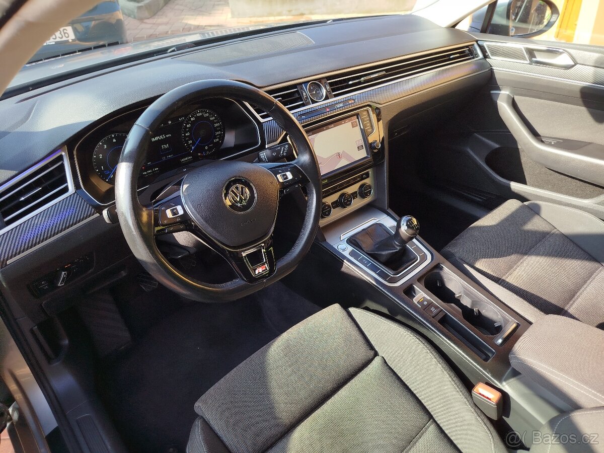 Passat B8 R-line 2.0TDI 110kw 1.majitel - 8