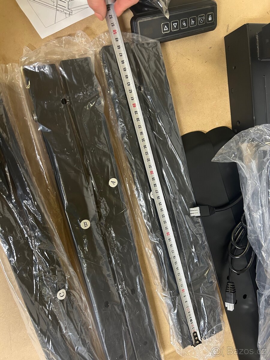 Výškově nastavitelný elektrický stůl - 8