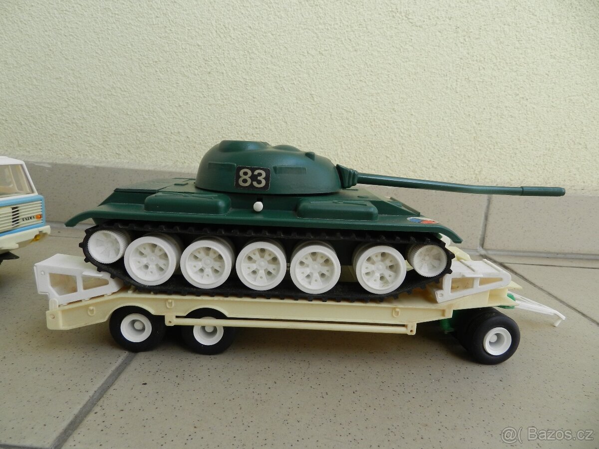 TATRA 813 PODVALNÍK P32 TANK T54 - ITES r. 1980 - ČSSR - 8