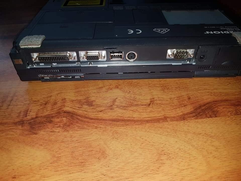 Stary noteboook - FUNGUJE - 8