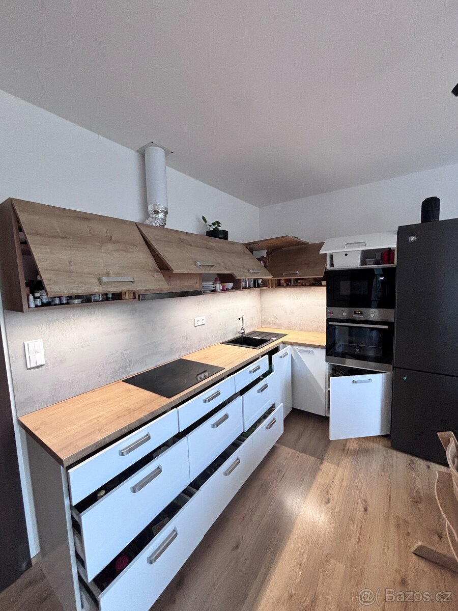 Kuchyň – komplet se spotřebiči - 8
