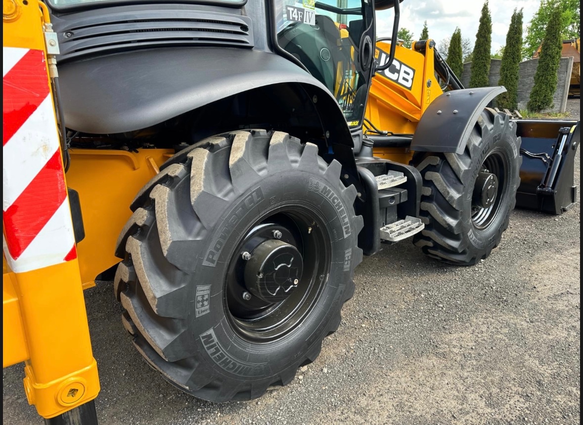 JCB 3CX - 8