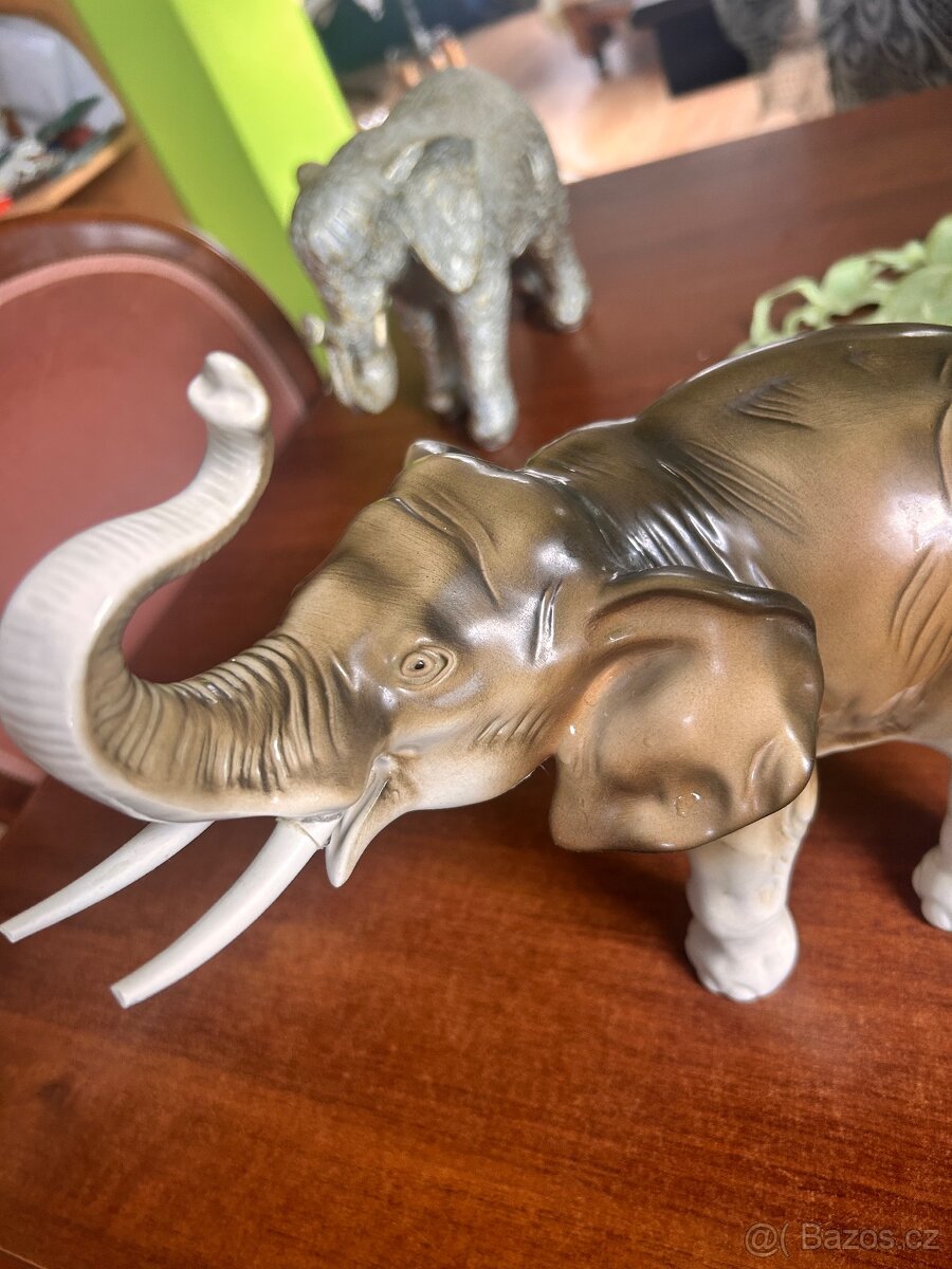 Porcelánový slon Royal Dux - 8