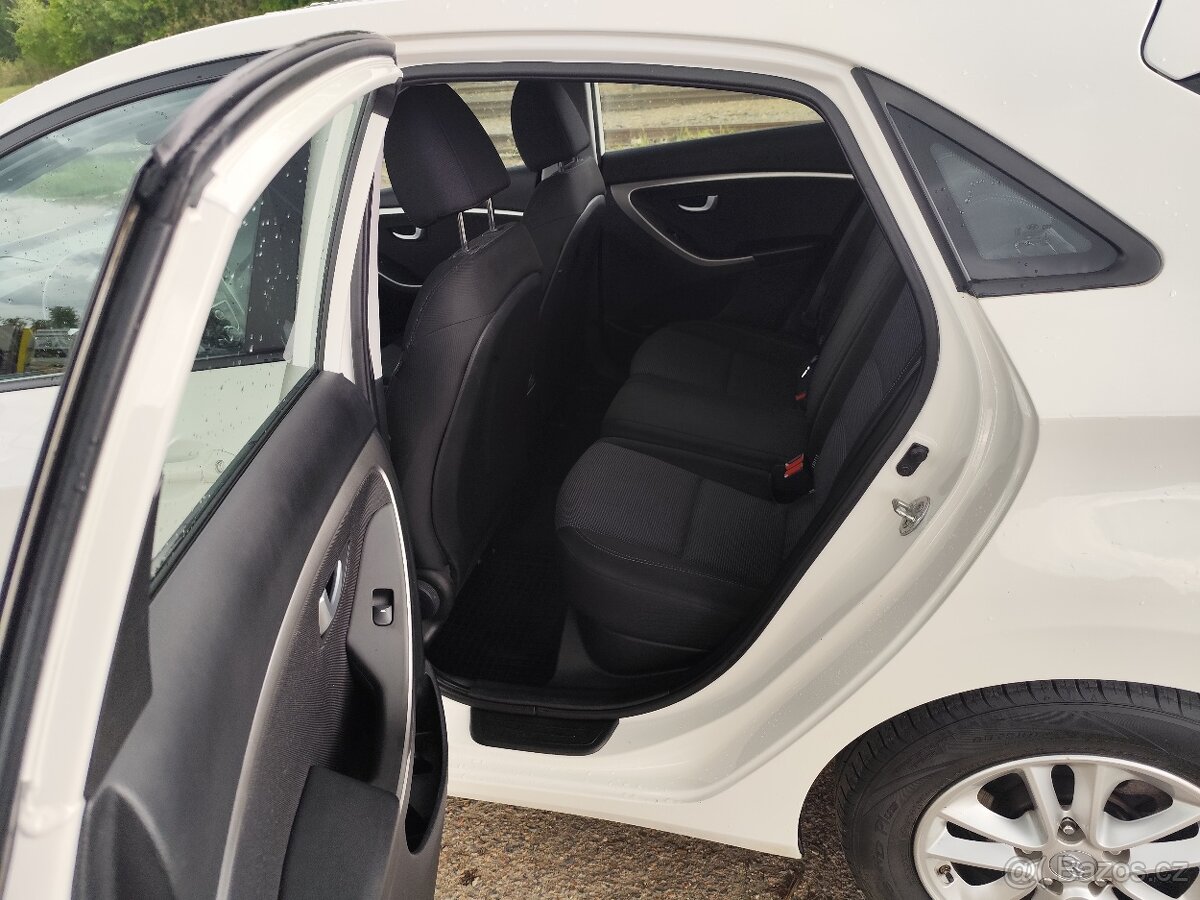 Hyundai i30 1.4i - 8
