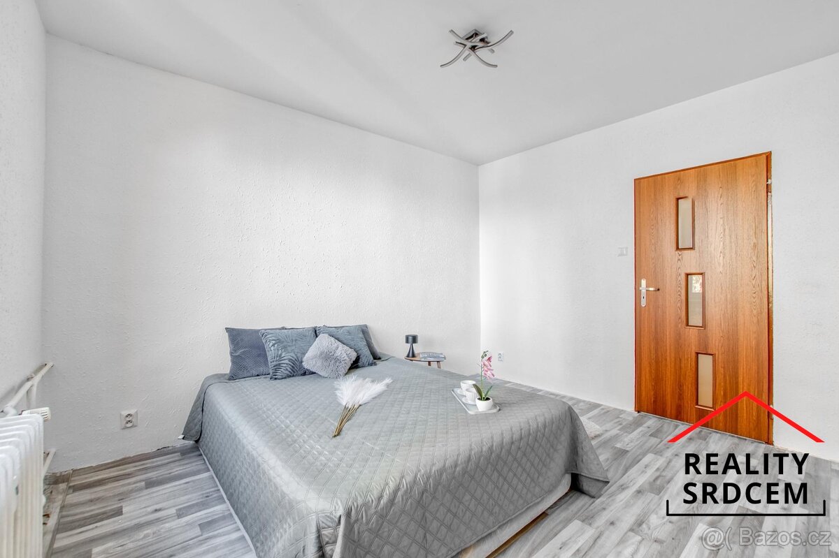 Prodej družs. bytu o velikosti 3+1/63m2 s franc. oknem na ul - 8