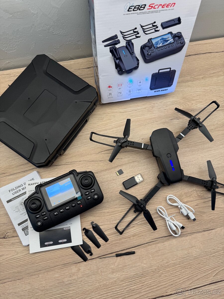 Dron se stabilizací a displejem - 8