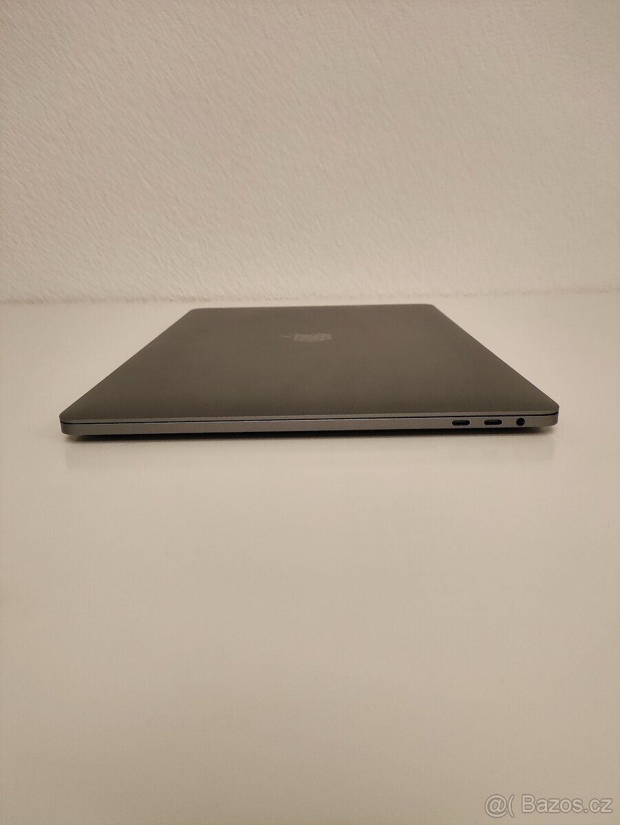 MacBook Pro 2017 i7 | 16GB | 512GB SSD - 8