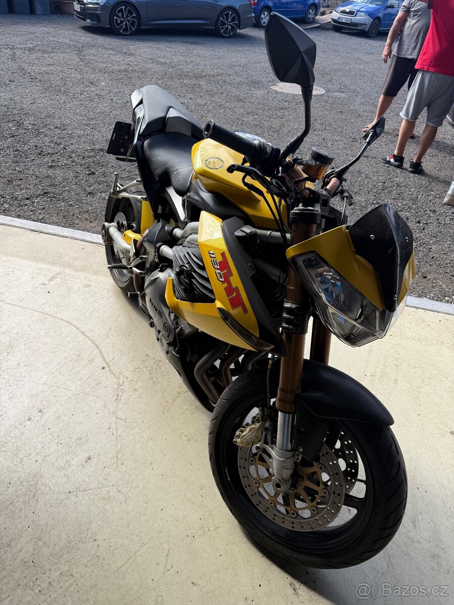 Motocykl Benelli - 8