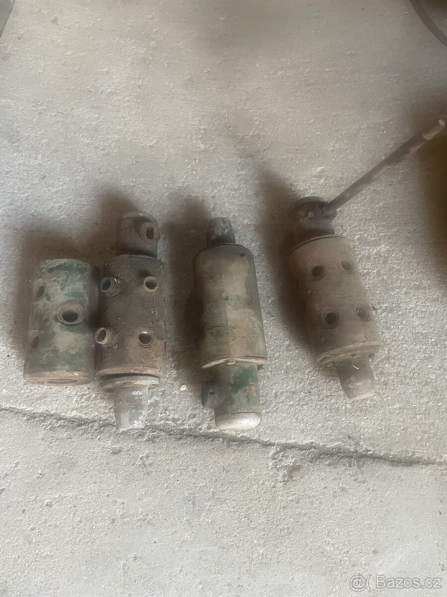 Nakladač UNHZ 500 - 8